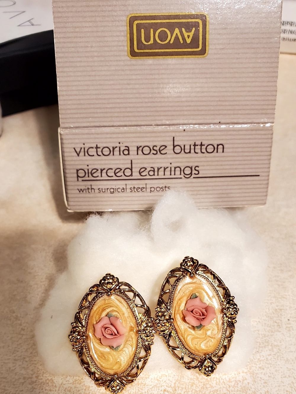 Avon Victoria Rose Button Pierced Earrings - Pink and Gold